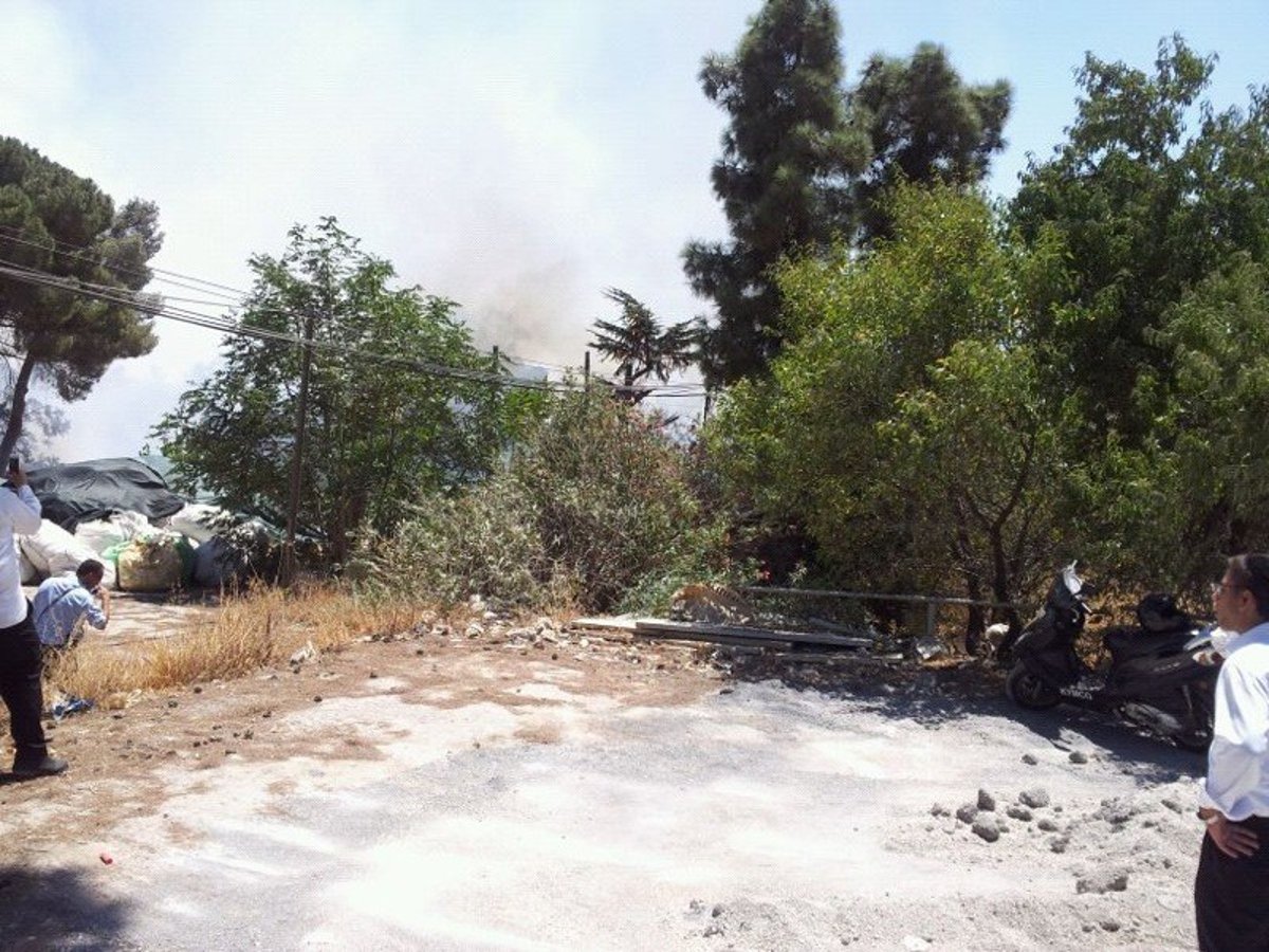 דרמה בגאולה: שריפה פרצה במתחם שנלר