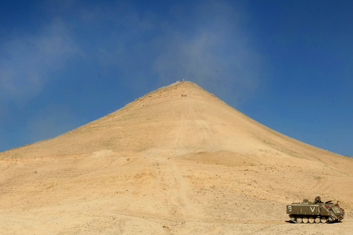 מתכוננים למלחמה: חיילים באימון במדבר יהודה