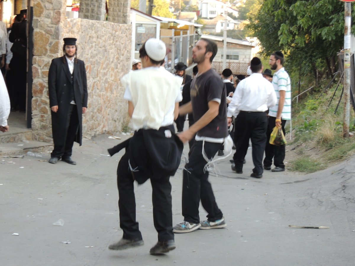 אומן תשע"ב: אלפים כבר הגיעו, רבבות בדרך