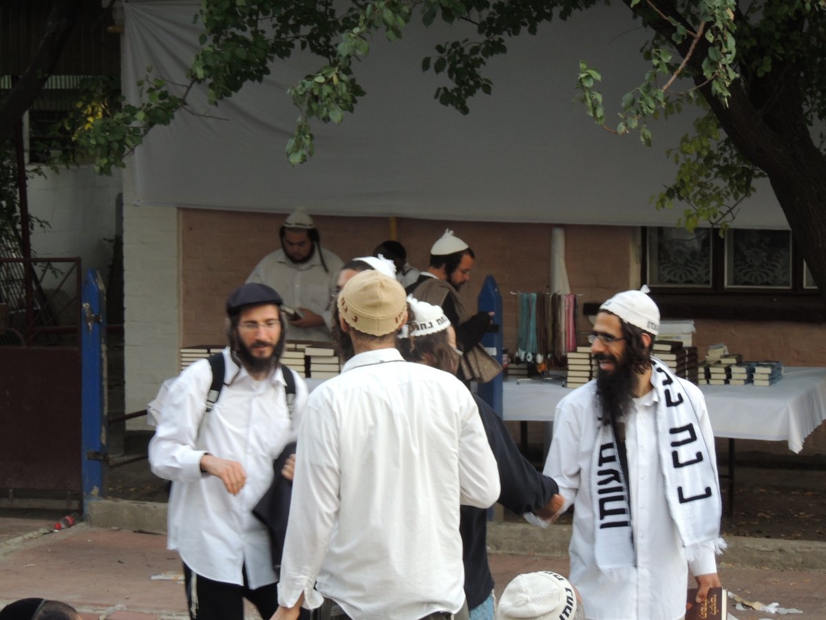 אומן תשע"ב: אלפים כבר הגיעו, רבבות בדרך