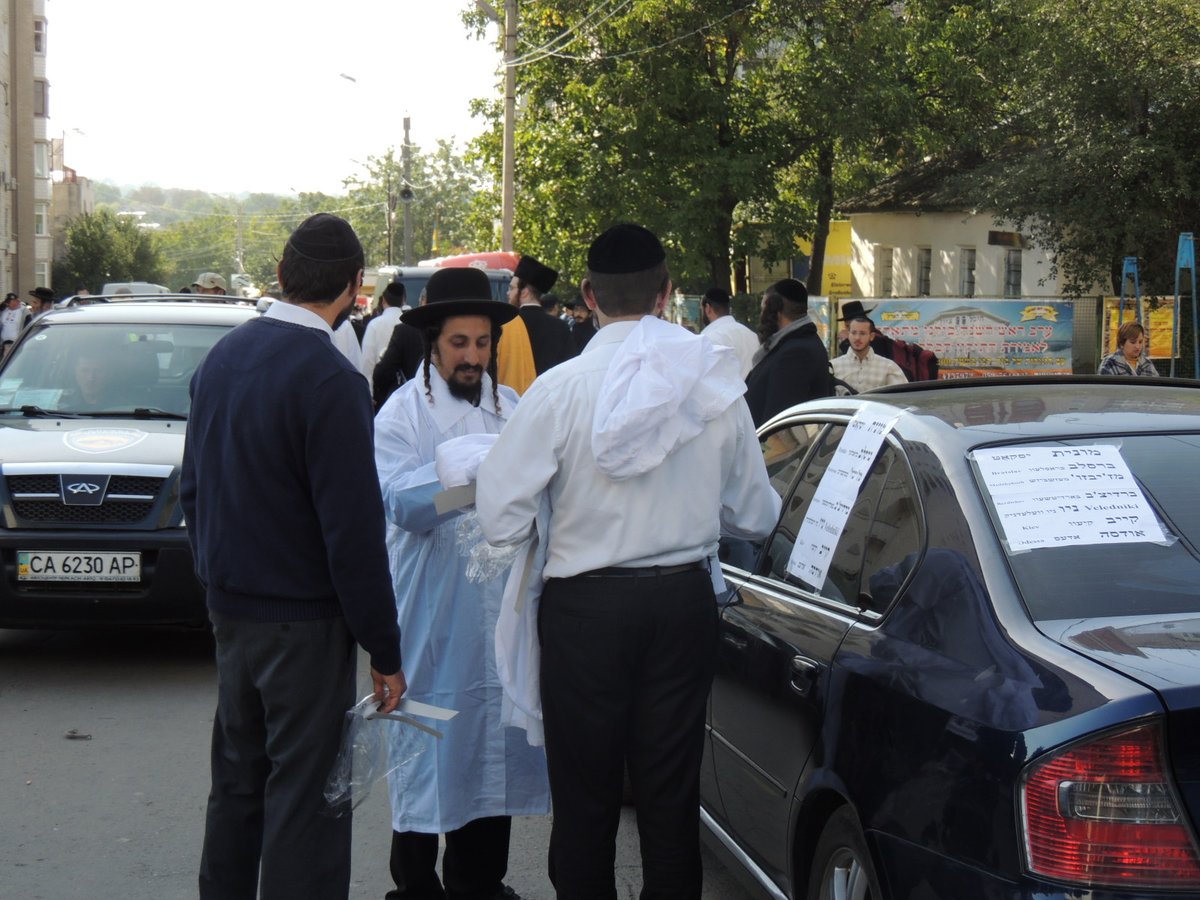 עושים שוק באומן ● כך נראות ההכנות לשבת