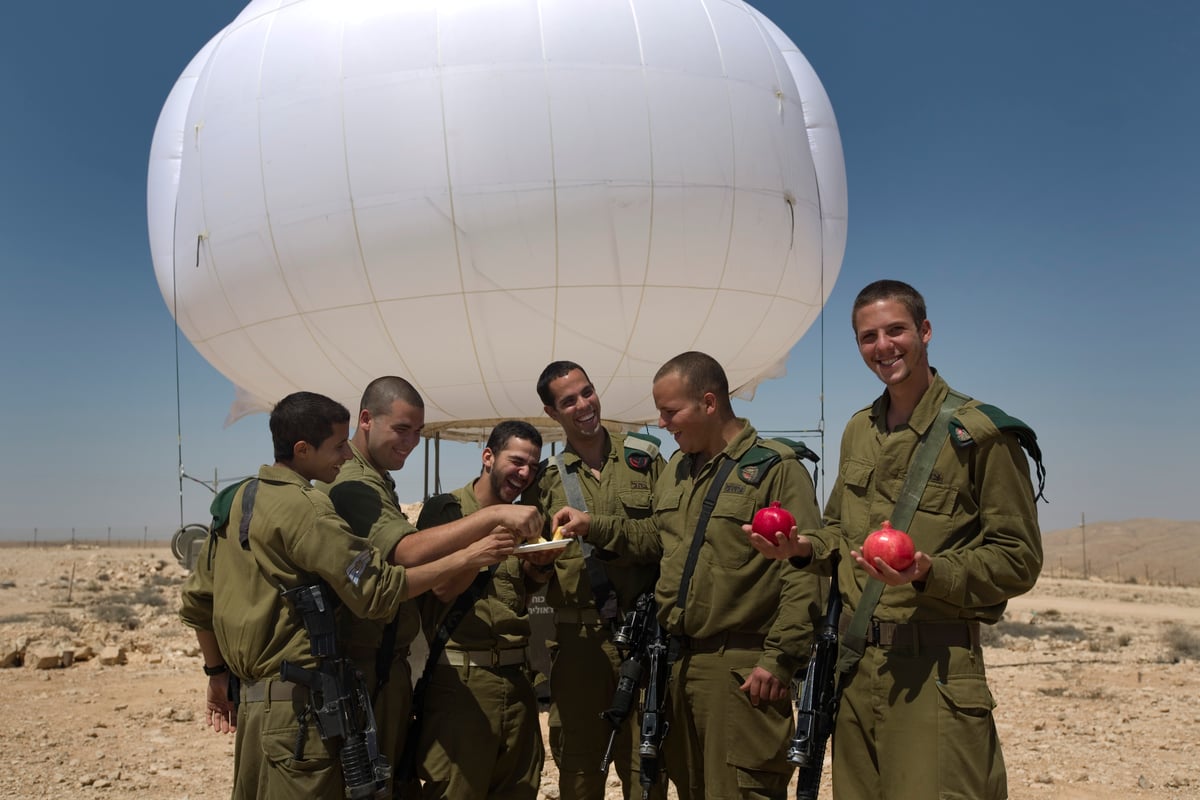 גבול ישראל-מצרים: חיילי צה"ל מאחלים שנה טובה