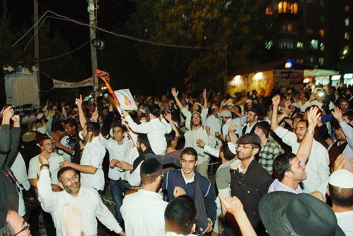 אומן בעדשת אמן: צפו בגלריית ענק