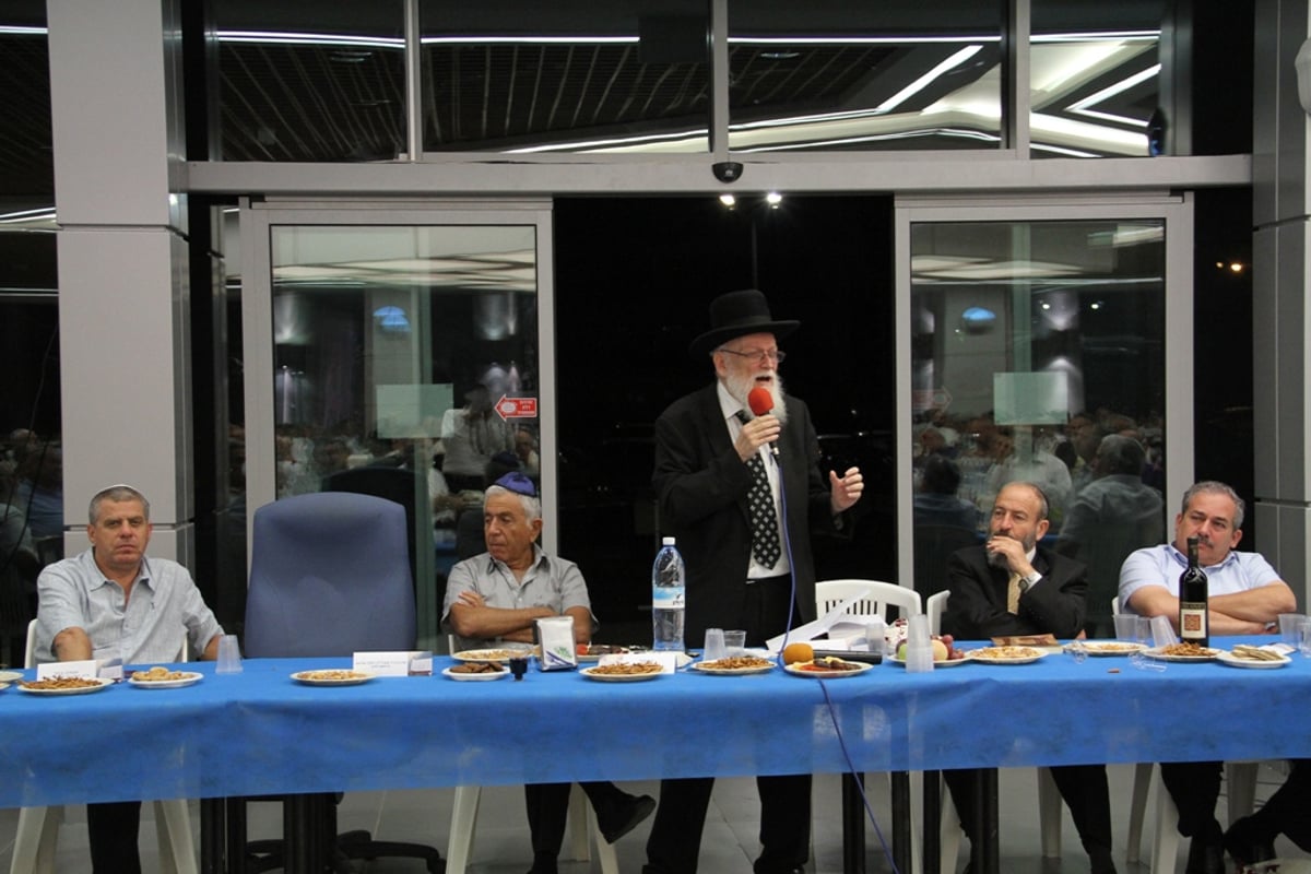 תיעוד: מרן הרב עובדיה ביקר בתעשייה האווירית