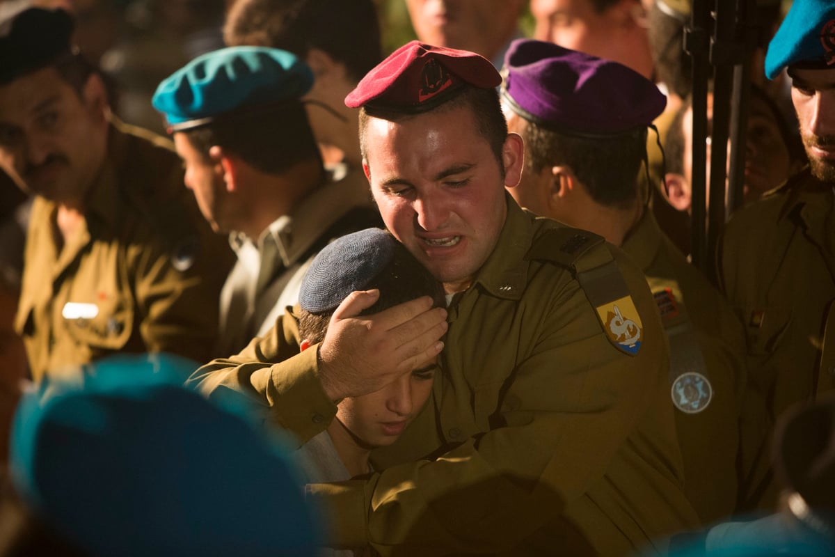 דמעות וכאב: מאות בהלווית רב"ט נתנאל יהלומי הי"ד