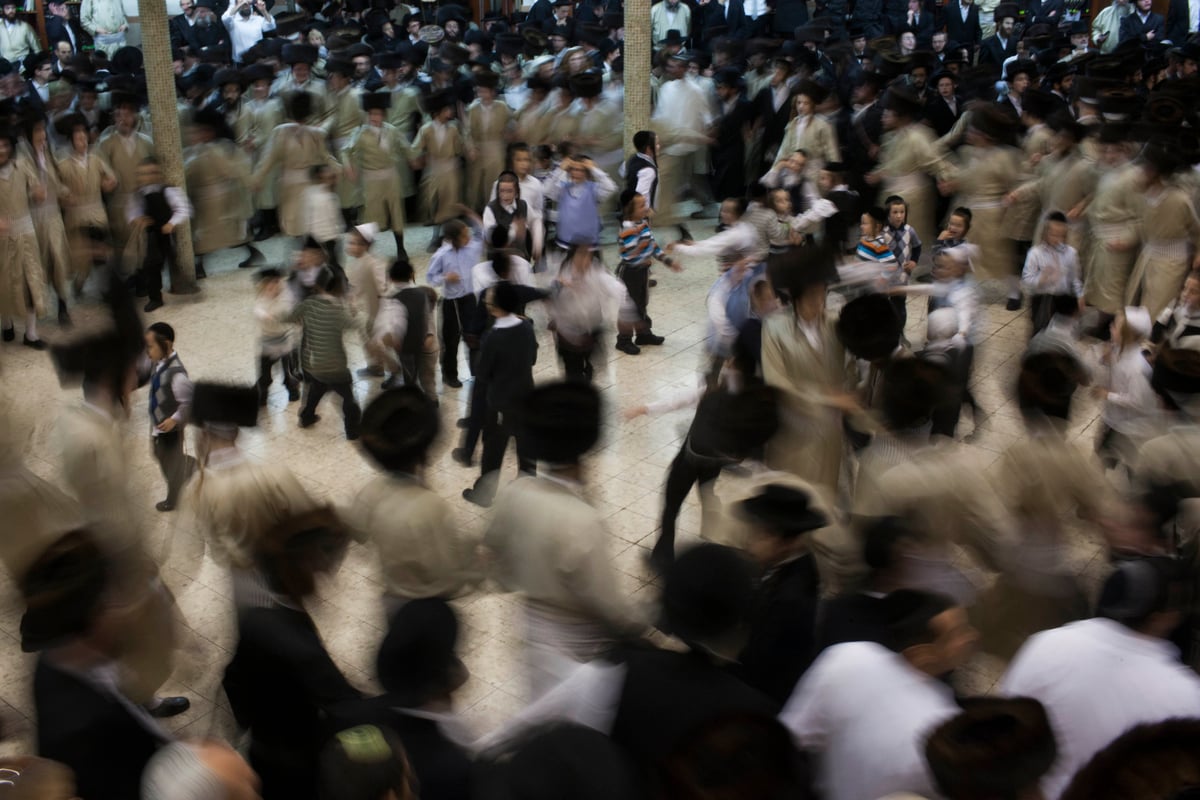 כיכר היום: חמישה רגעים משמחת בית השואבה