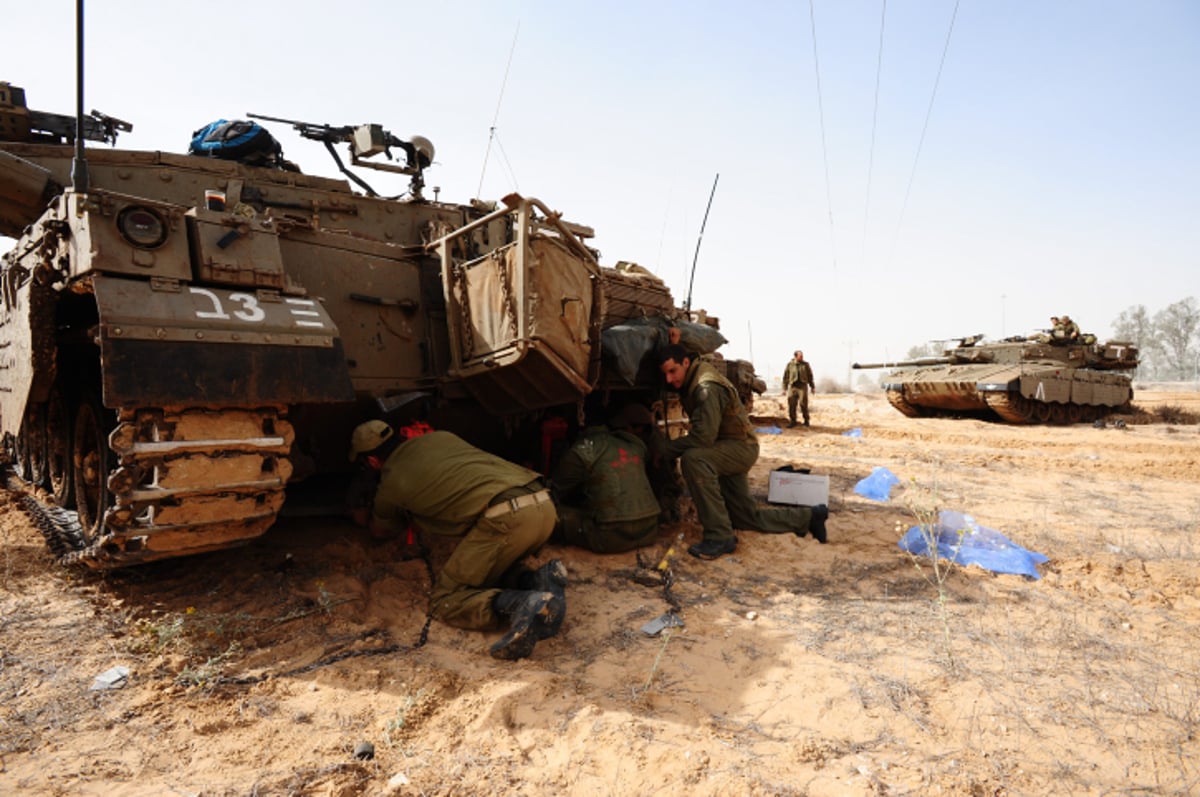 גלריה: צה"ל נערך לכניסה קרקעית