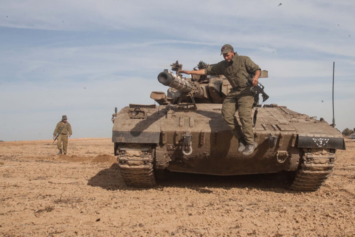 גלריה: צה"ל נערך לכניסה קרקעית