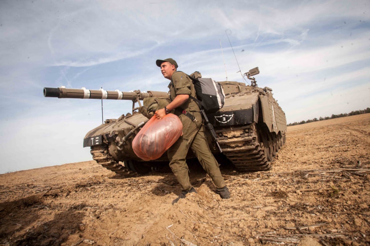 גלריה: צה"ל נערך לכניסה קרקעית