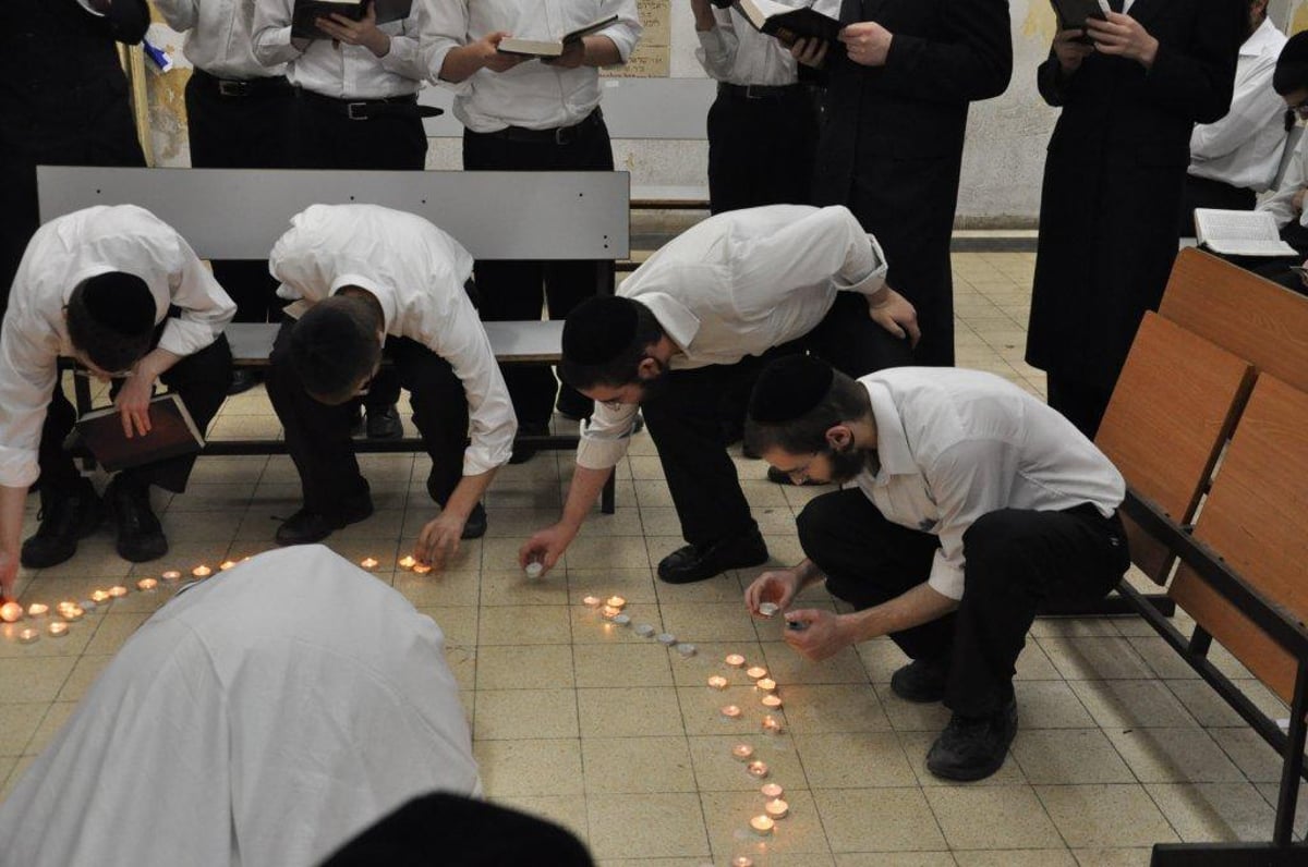 תיעוד: משמרות תהילים ליד מיטת ראש ישיבת סלבודקא זצ"ל