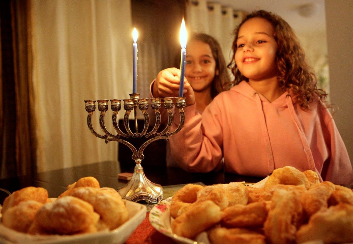 הדלקת נר ראשון של חנוכה בירושלים • גלריה