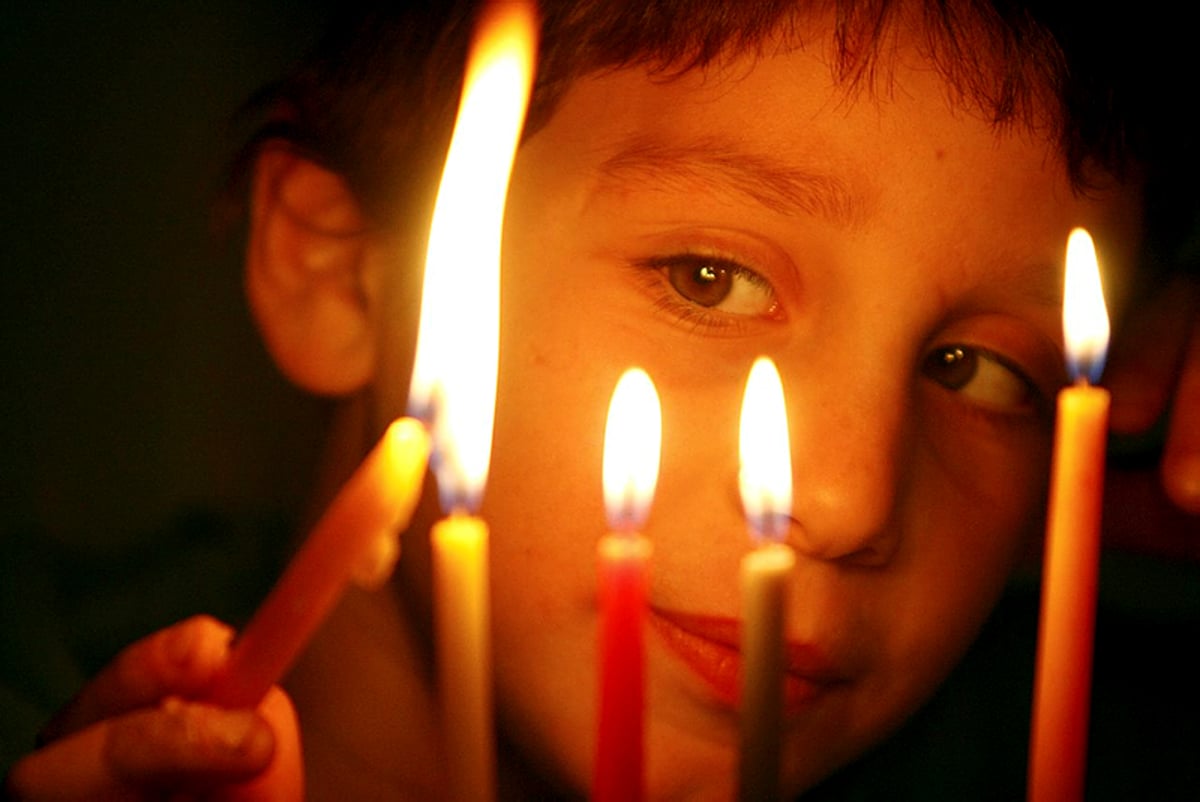 נר שלישי של חנוכה: משדר מוזיקלי מקפיץ