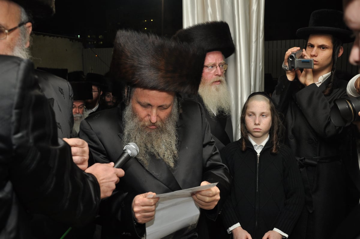 גלריה: חתונת בן הרב זושא הורביץ רב קהל חסידים באלעד