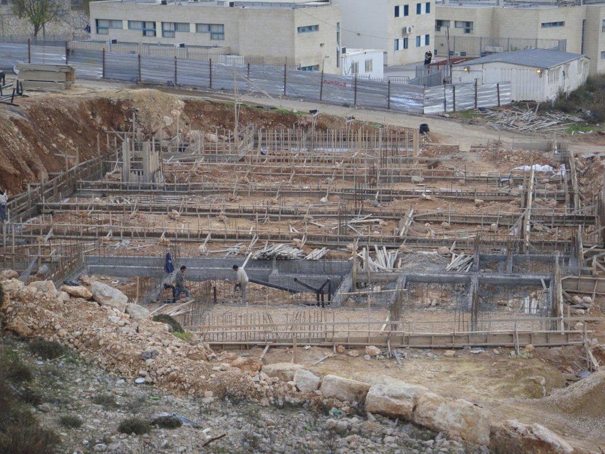 הרב מצגר: ביתר ראויה לכל כוכבי היופי בעולם