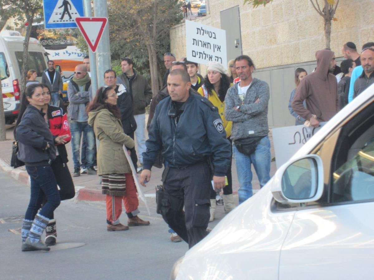 סוגרים את הבאסטה: הרוכלים הפגינו נגד אלי ישי