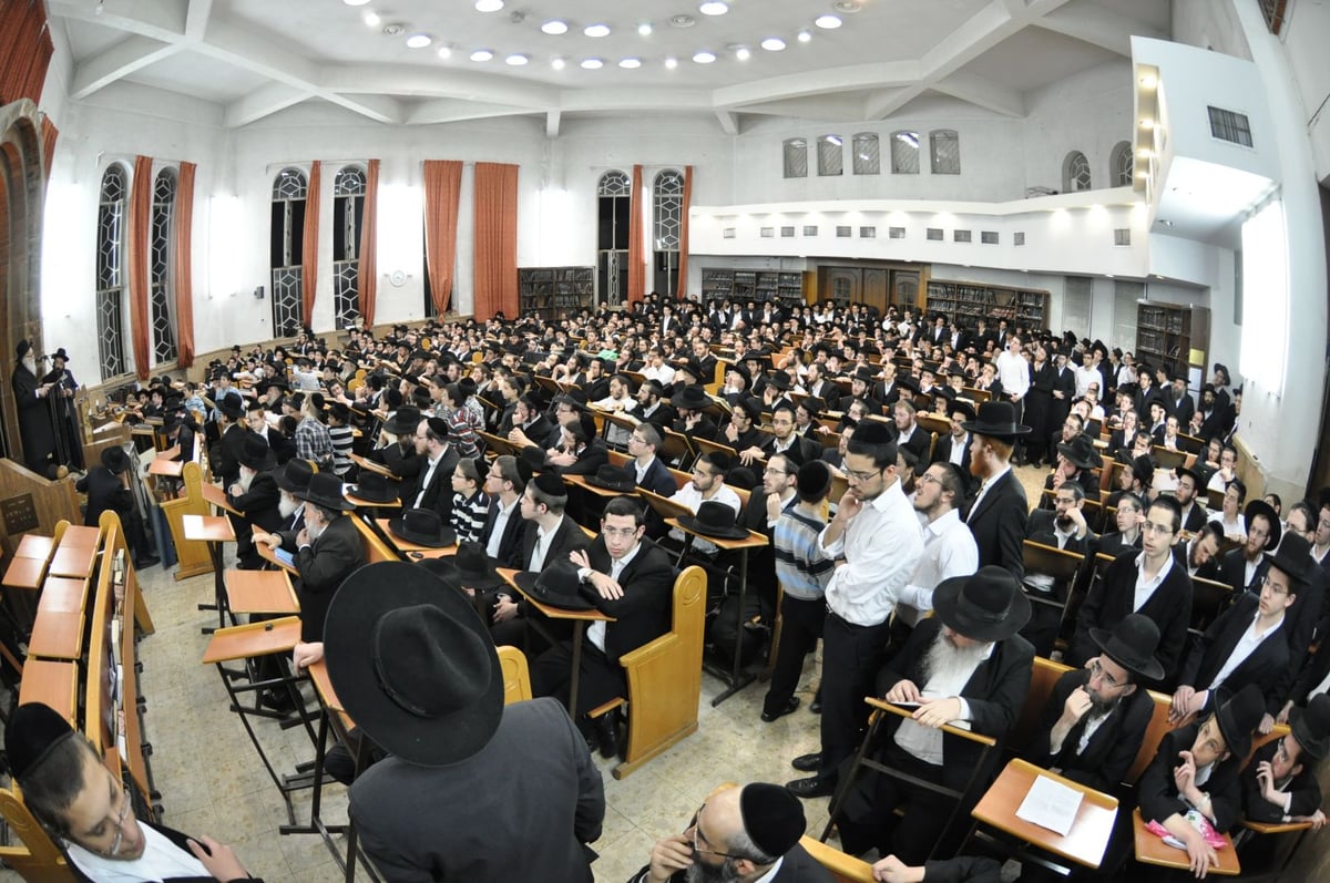 גלריה: ההספד המרכזי במלאות השלושים להסתלקות רבי עמרם זקס זצ"ל