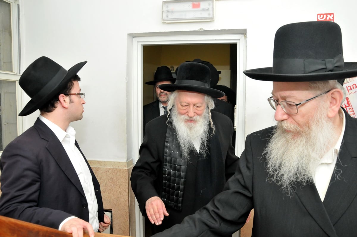 בעקבות הביקור: הגר"ש אויערבך במכתב להצביע ג'