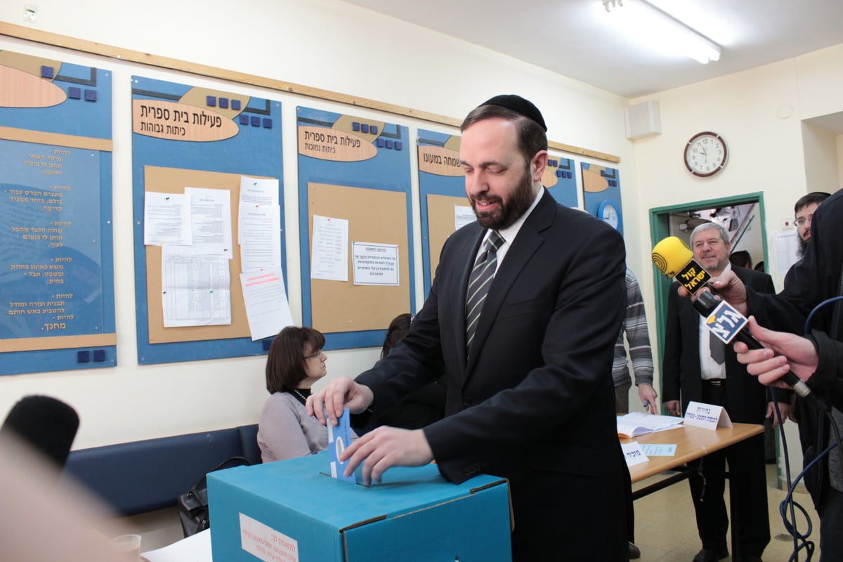 צפו: ראשי ש"ס דרעי וישי מצביעים, אמסלם הצטרף