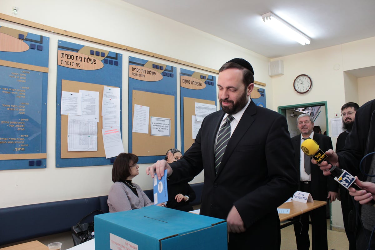 צפו: ראשי ש"ס דרעי וישי מצביעים, אמסלם הצטרף