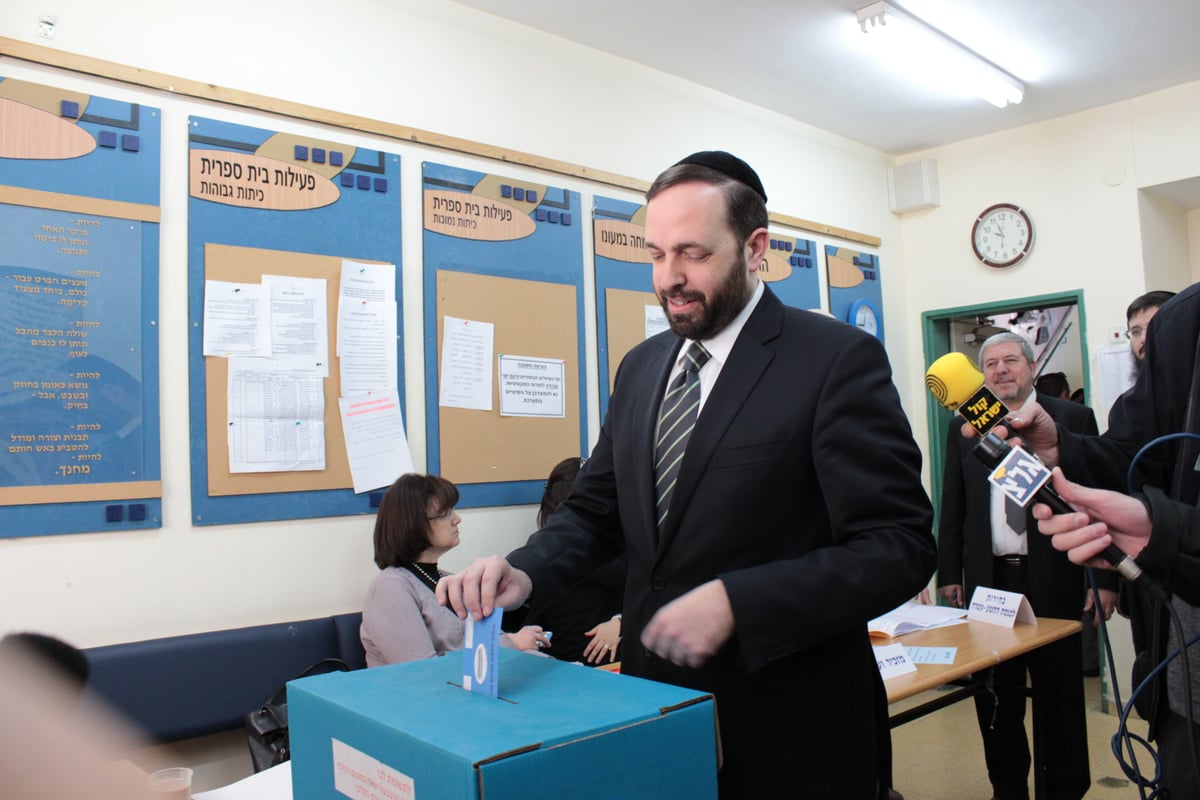 צפו: ראשי ש"ס דרעי וישי מצביעים, אמסלם הצטרף