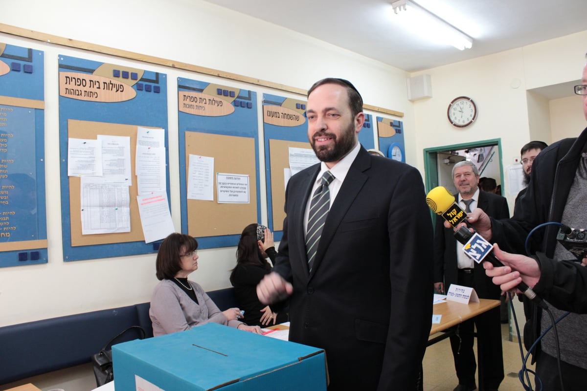 צפו: ראשי ש"ס דרעי וישי מצביעים, אמסלם הצטרף