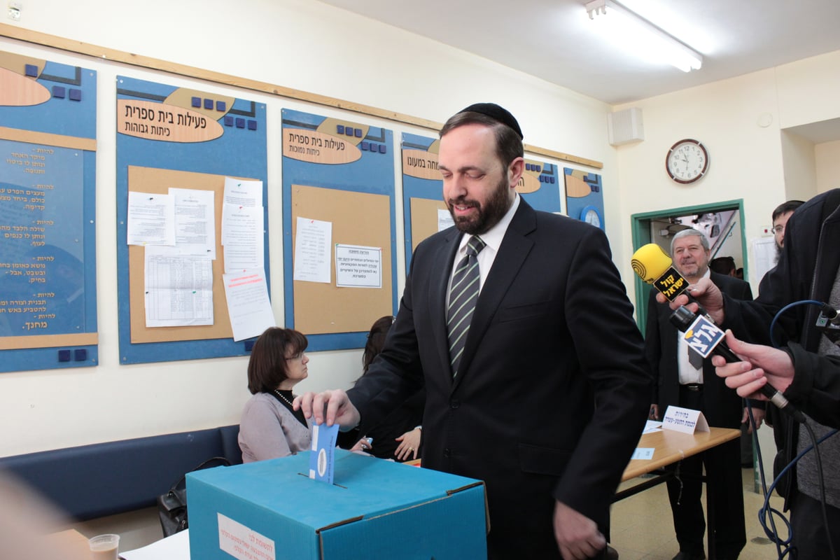 צפו: ראשי ש"ס דרעי וישי מצביעים, אמסלם הצטרף