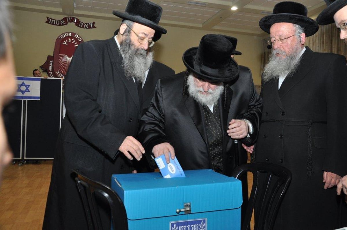 וידאו: האדמו"ר מויזניץ' הצביע בקלפי