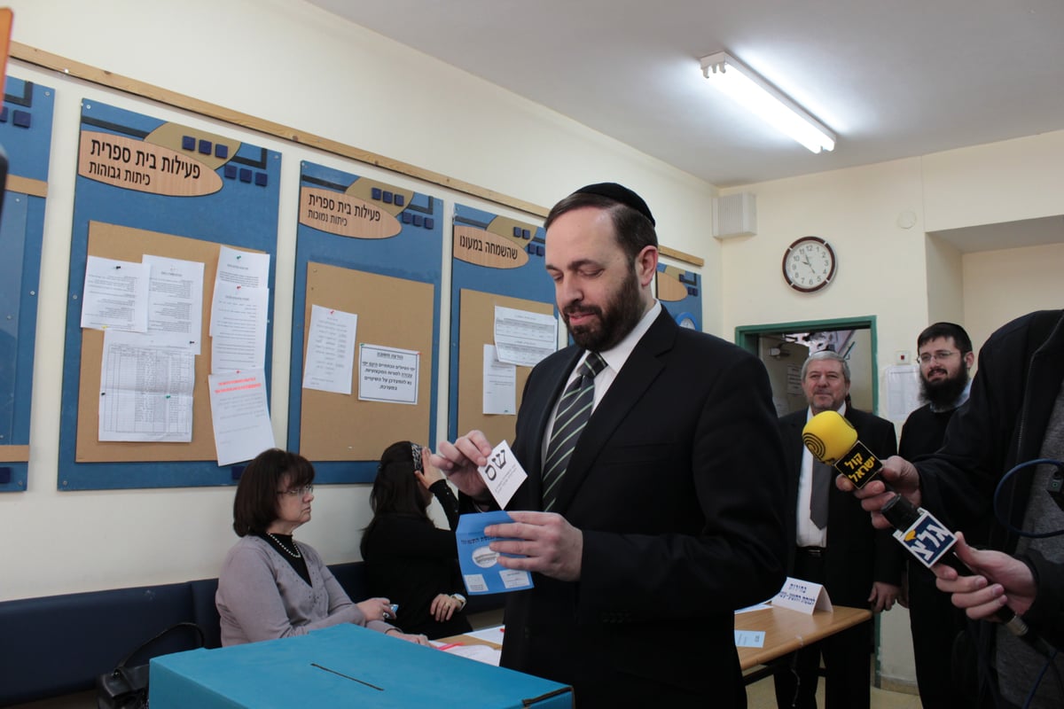 צפו: ראשי ש"ס דרעי וישי מצביעים, אמסלם הצטרף