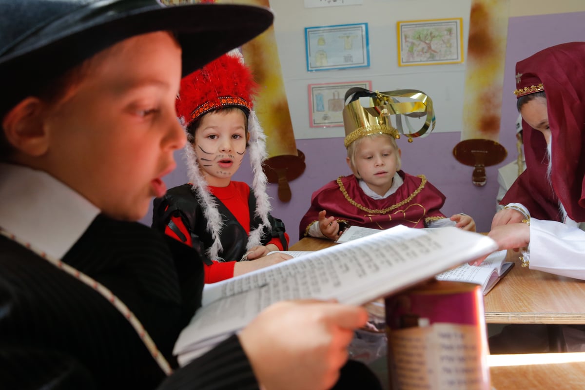 תיעוד מרהיב: ילדי ירושלים וביתר עילית מחופשים