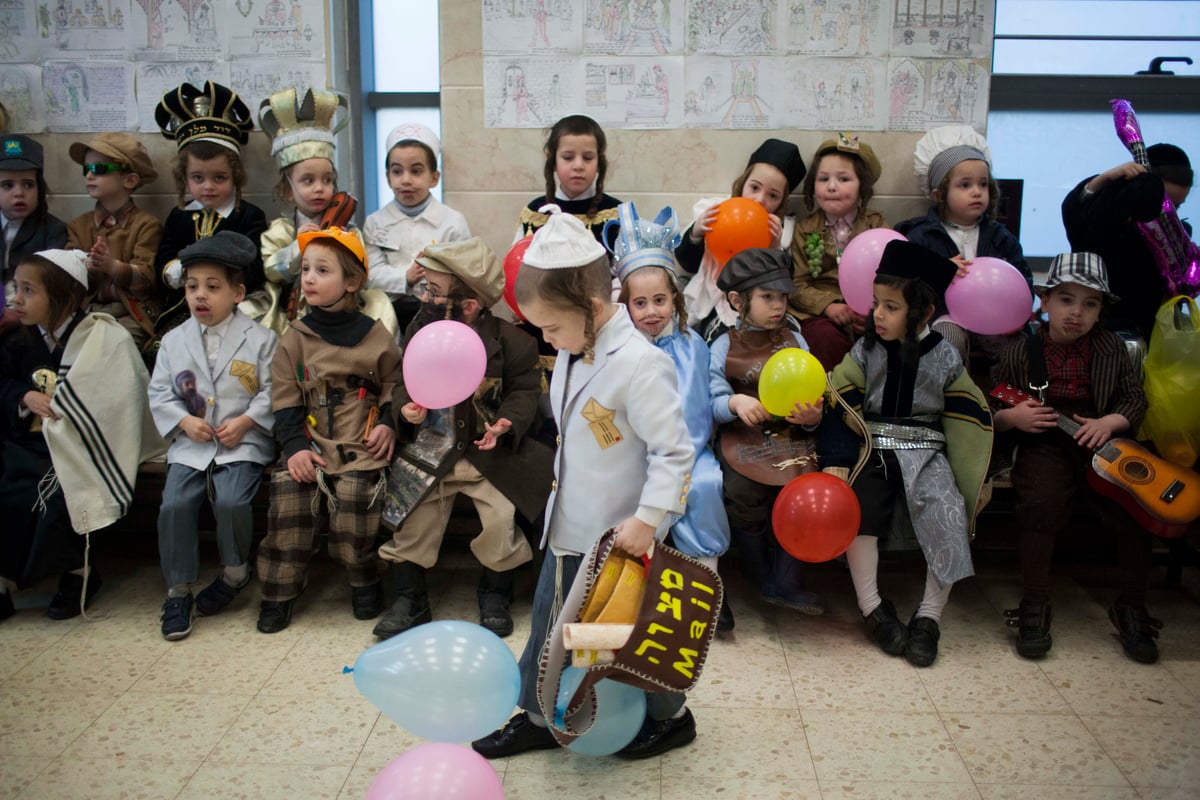 תיעוד מרהיב: ילדי ירושלים וביתר עילית מחופשים