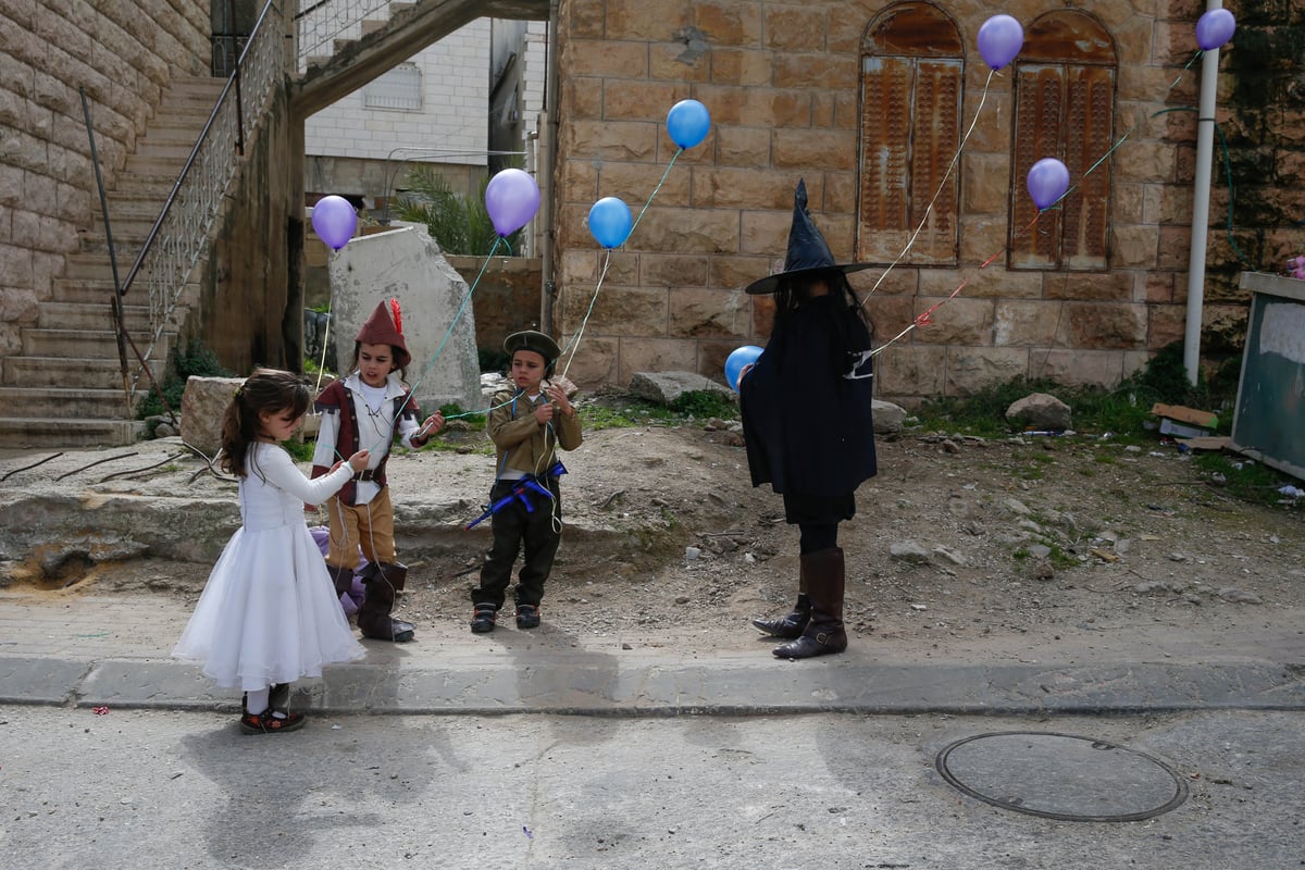 צפו: גם בחברון חגגו את פורים