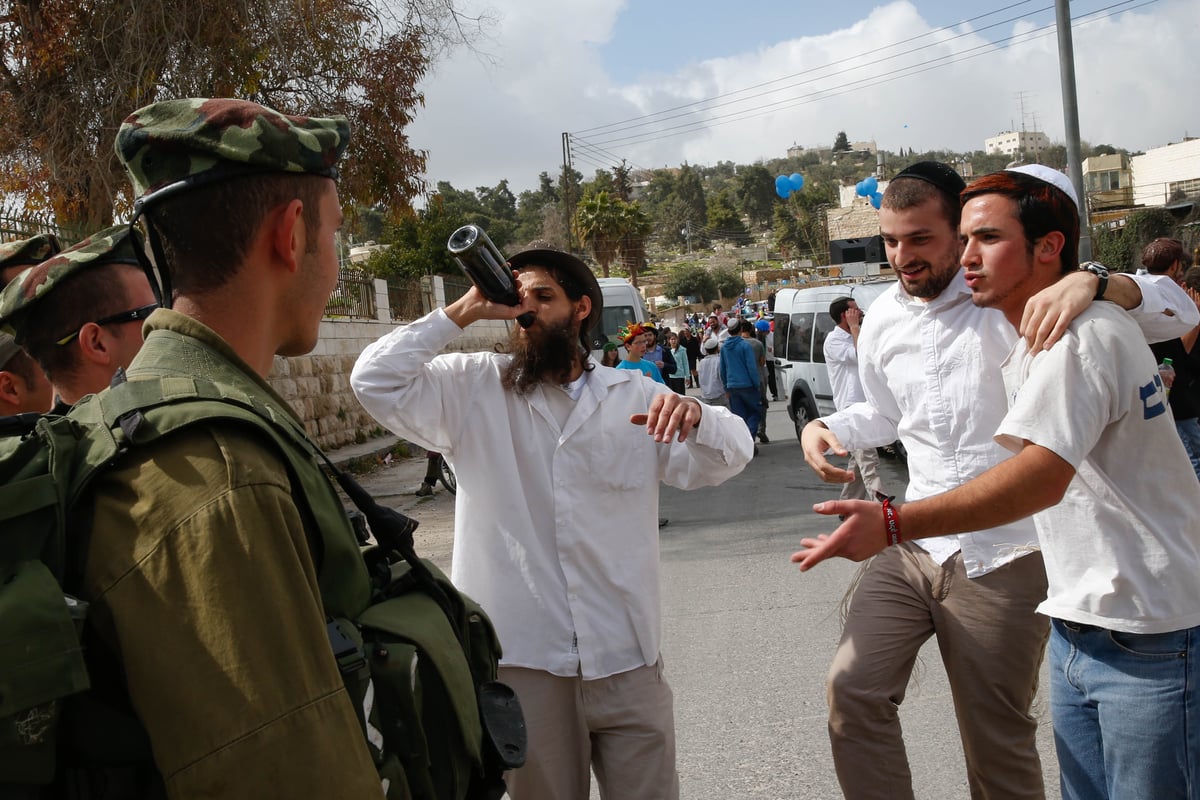 צפו: גם בחברון חגגו את פורים