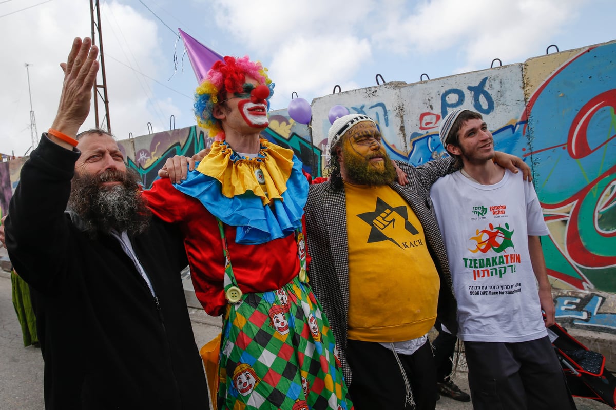 צפו: גם בחברון חגגו את פורים