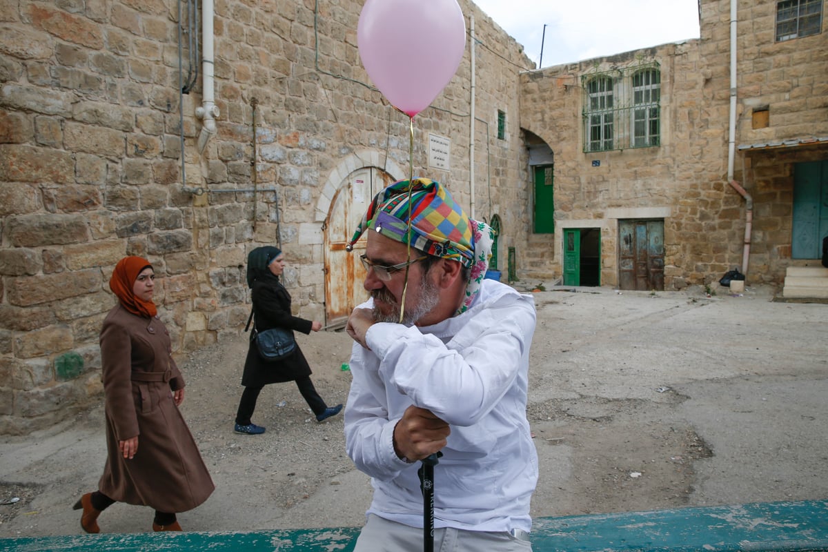 צפו: גם בחברון חגגו את פורים