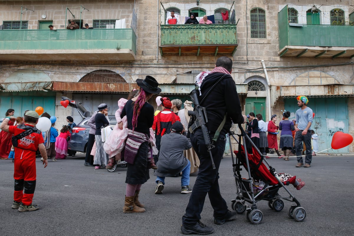 צפו: גם בחברון חגגו את פורים