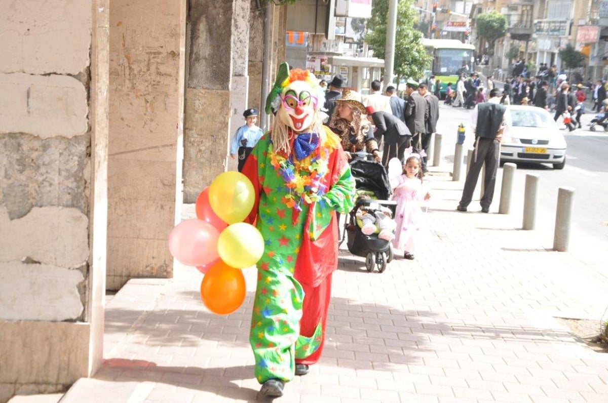 בבני ברק חגגו את פורים בהידור • צפו בגלריית ענק