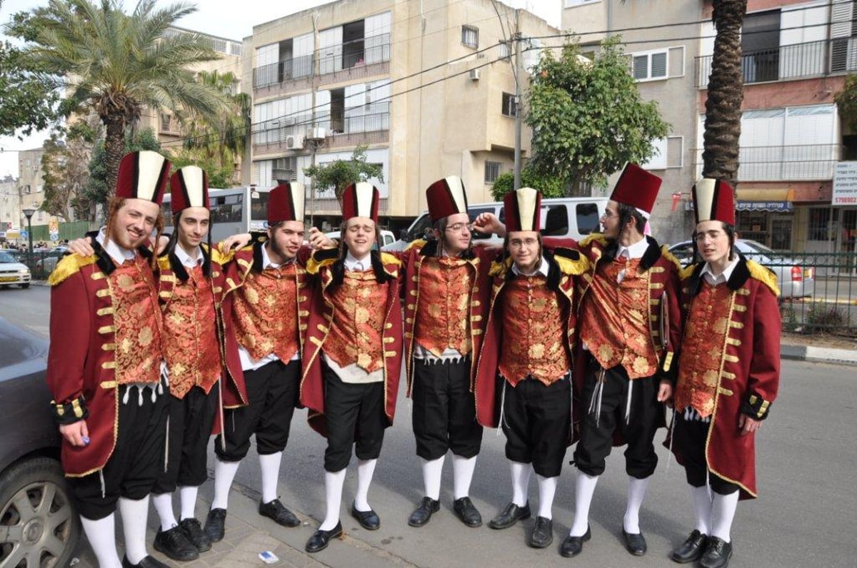 בבני ברק חגגו את פורים בהידור • צפו בגלריית ענק