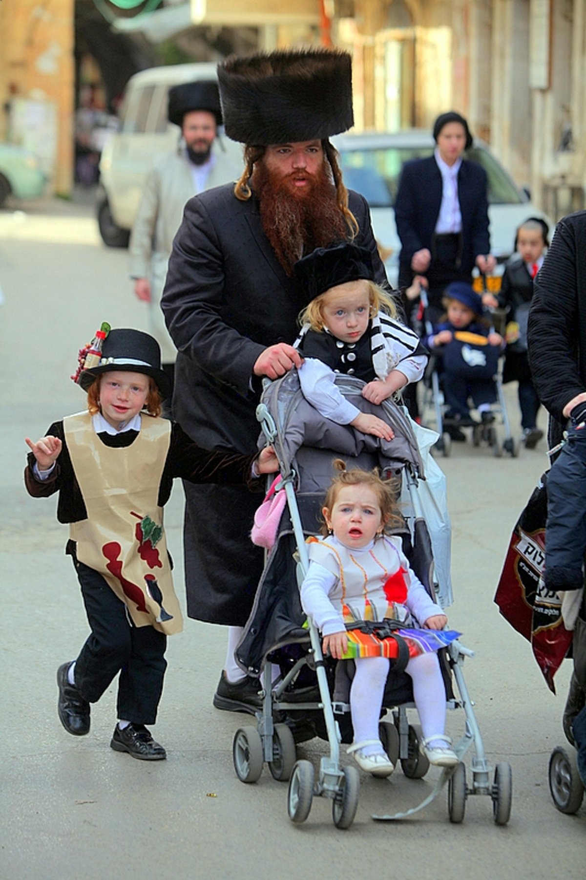 פורים ללא הפסקה: תיעוד ענק מהחגיגות בירושלים