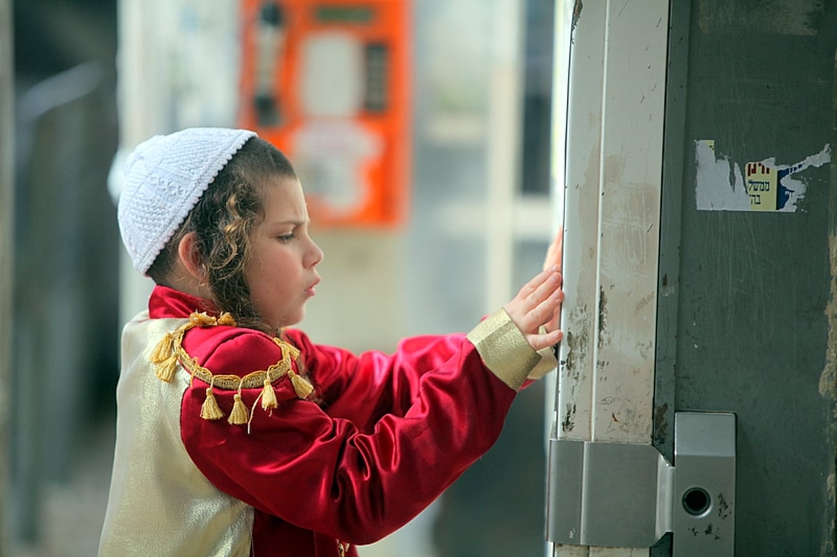 פורים ללא הפסקה: תיעוד ענק מהחגיגות בירושלים