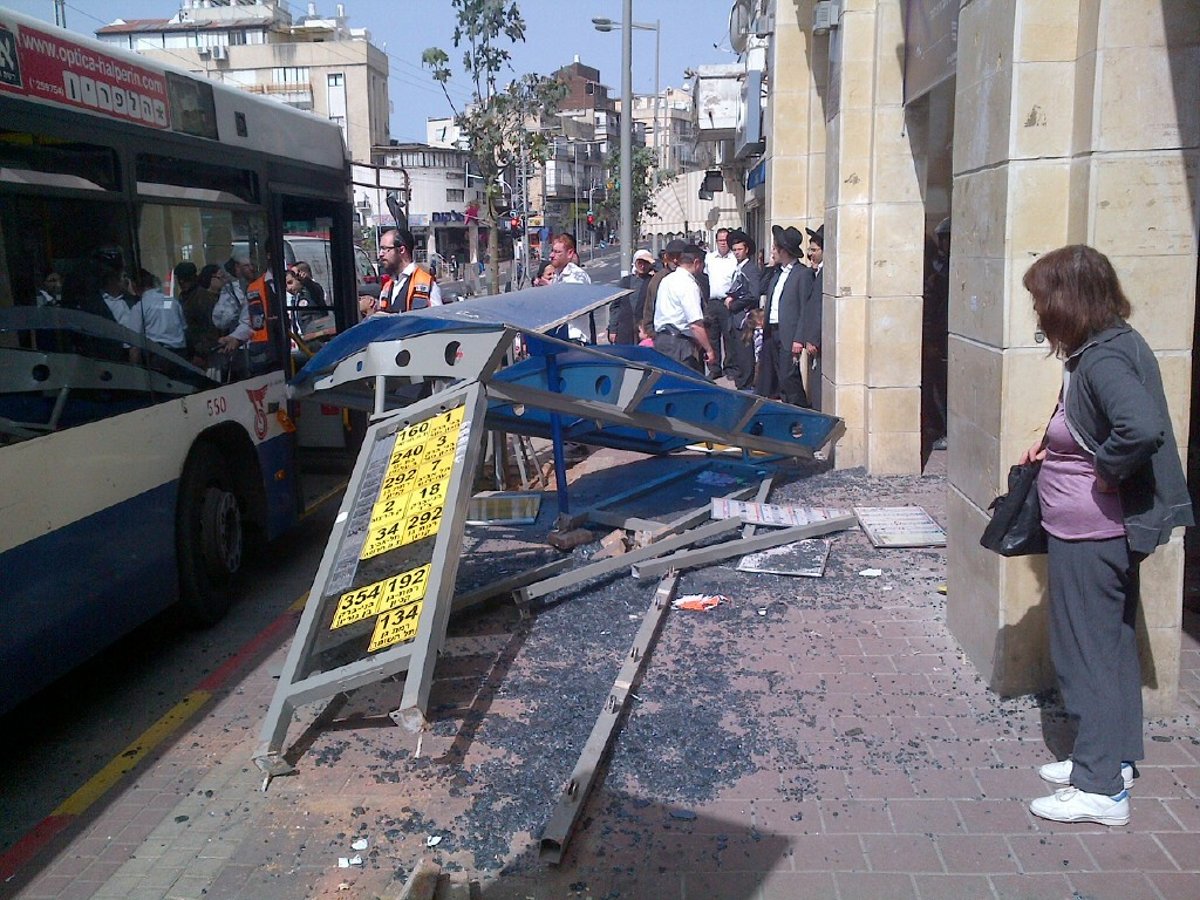 ב"ב: אוטובוס עקר את התחנה, הנוסעים ניצלו