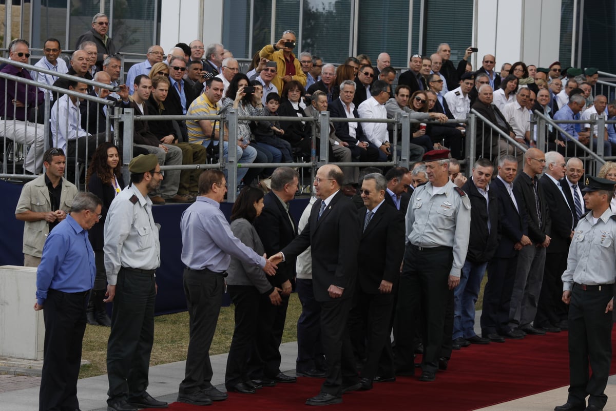 בוגי יעלון נכנס לתפקידו כשר הביטחון: "חרדת קודש"