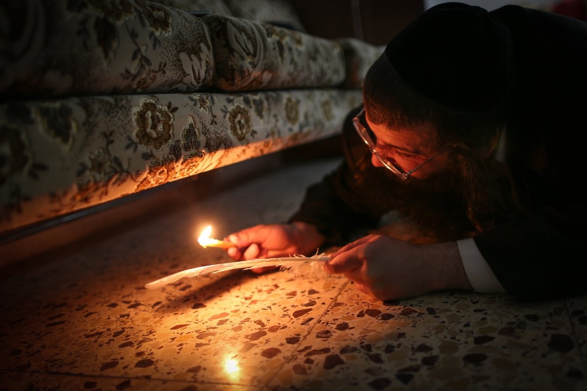 ערב חג הפסח: בדיקת חמץ בירושלים • גלריה