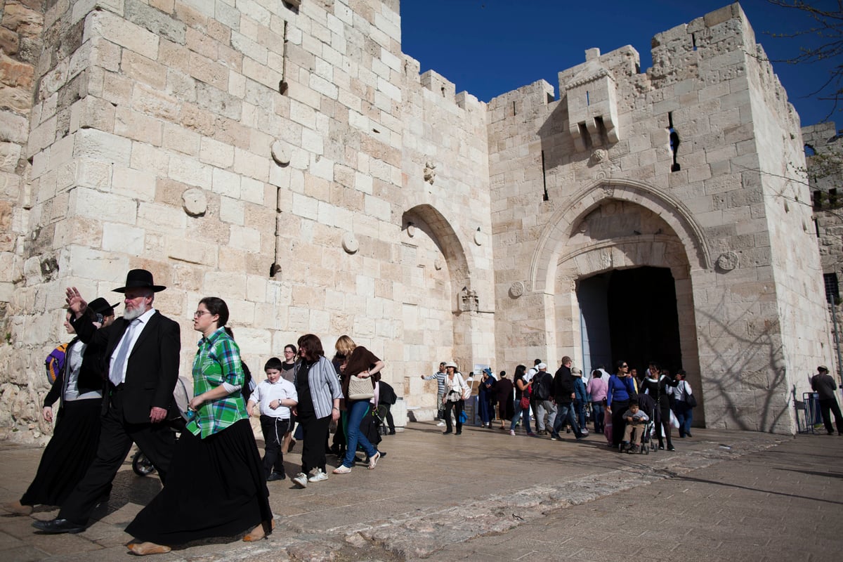 חול המועד: אלפים יצאו לבלות בפארקים • צפו בגלריה