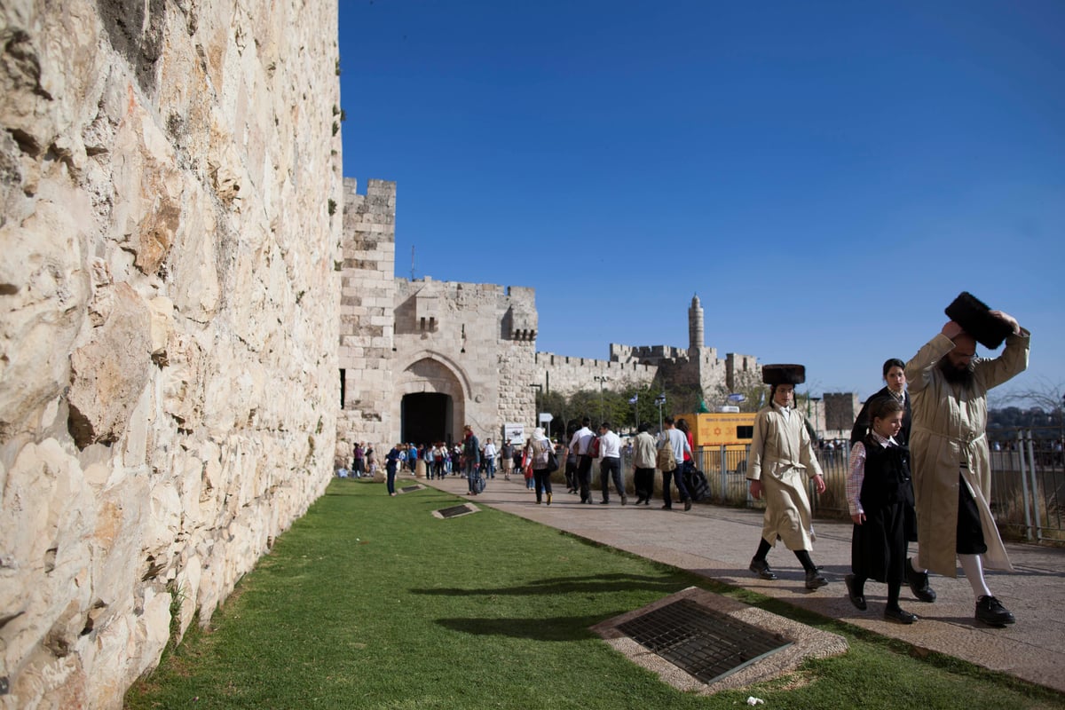 חול המועד: אלפים יצאו לבלות בפארקים • צפו בגלריה