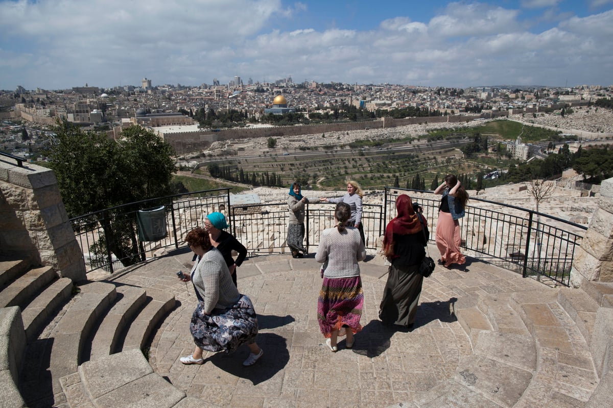 חול המועד: אלפים יצאו לבלות בפארקים • צפו בגלריה