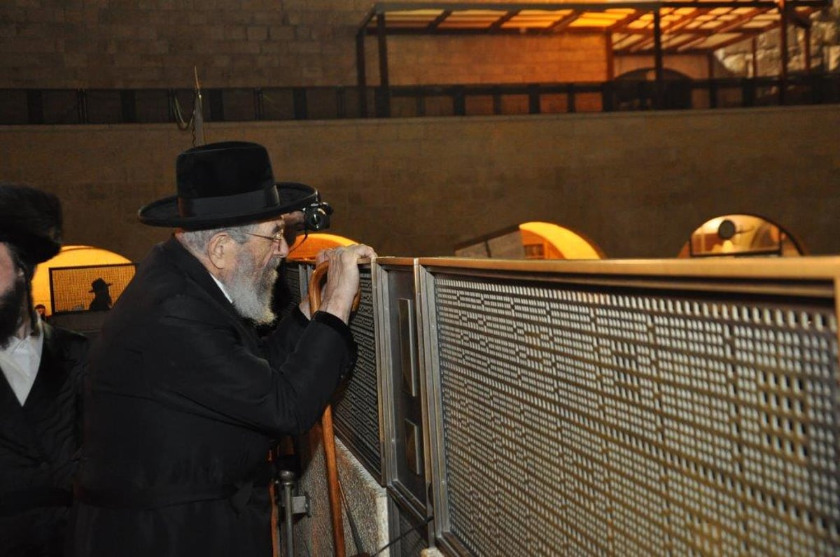 עליה המונית לרגל: לילה של תפילות בכותל המערבי