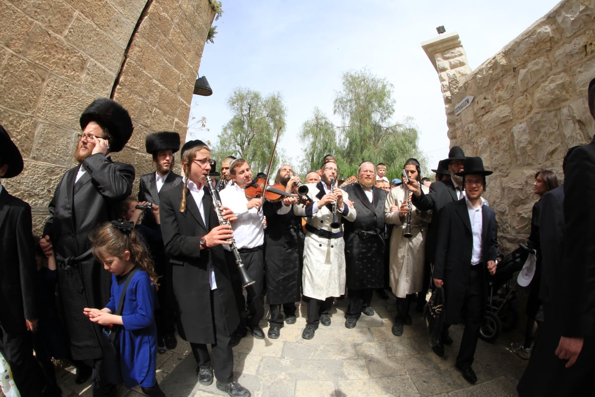 תהלוכת הכלייזמרים בירושלים • צפו