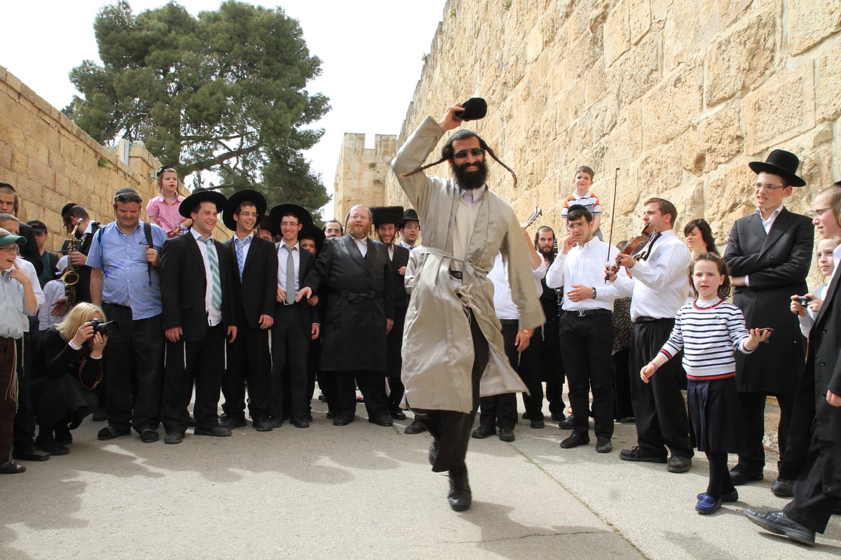 תהלוכת הכלייזמרים בירושלים • צפו