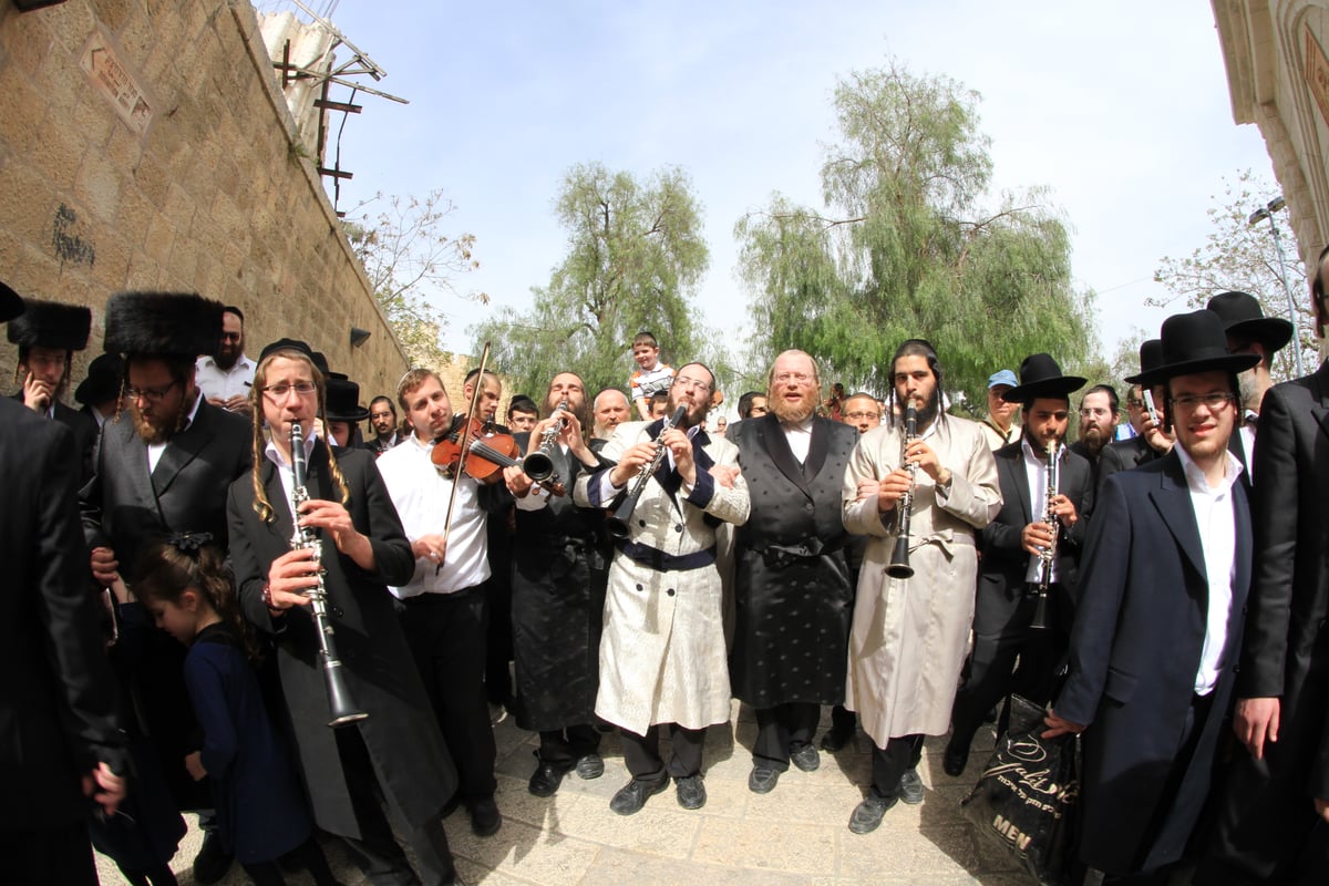 תהלוכת הכלייזמרים בירושלים • צפו