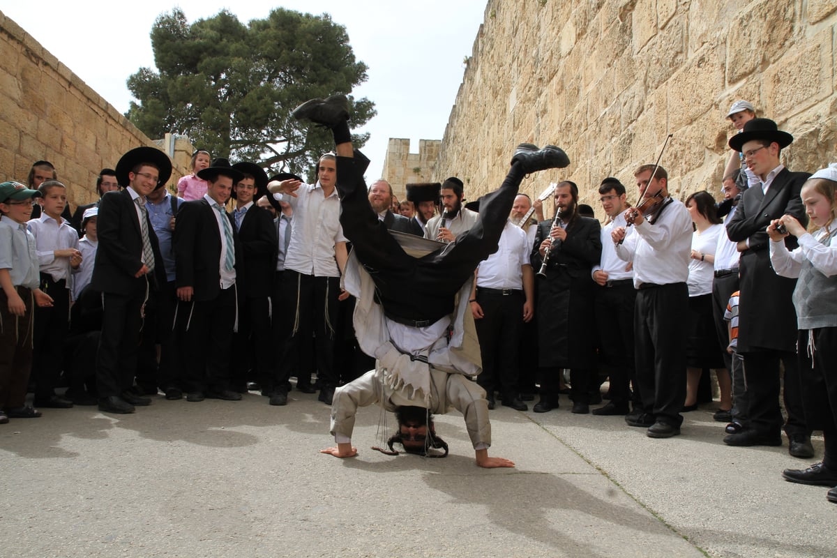 תהלוכת הכלייזמרים בירושלים • צפו